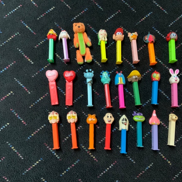 Unique Pez Collection 39 pieces - Picture 2 of 3